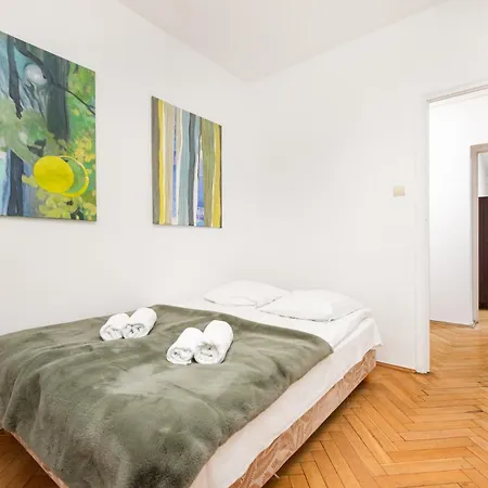 Koszykowa 33 Apartment