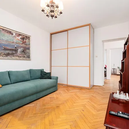 Koszykowa 33 * Warsaw